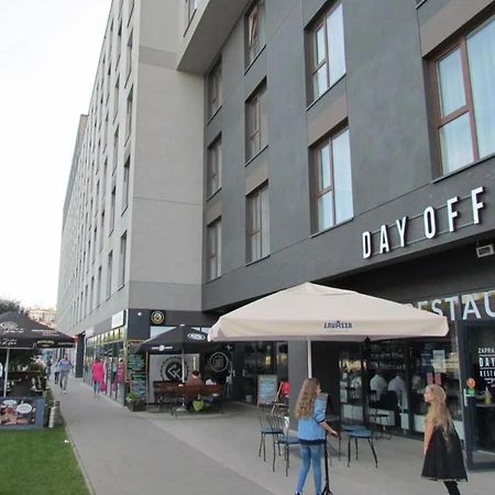 Apartament W Warszawie Dedykowany Parking Podziemny W Cenie, Wifi, Blisko Centrum New Apartment In Warsaw Finished To A High Specification Fitted Out To A High Standard On The 7Th Floor, Wifi, Underground Parking Price Included Esterno foto