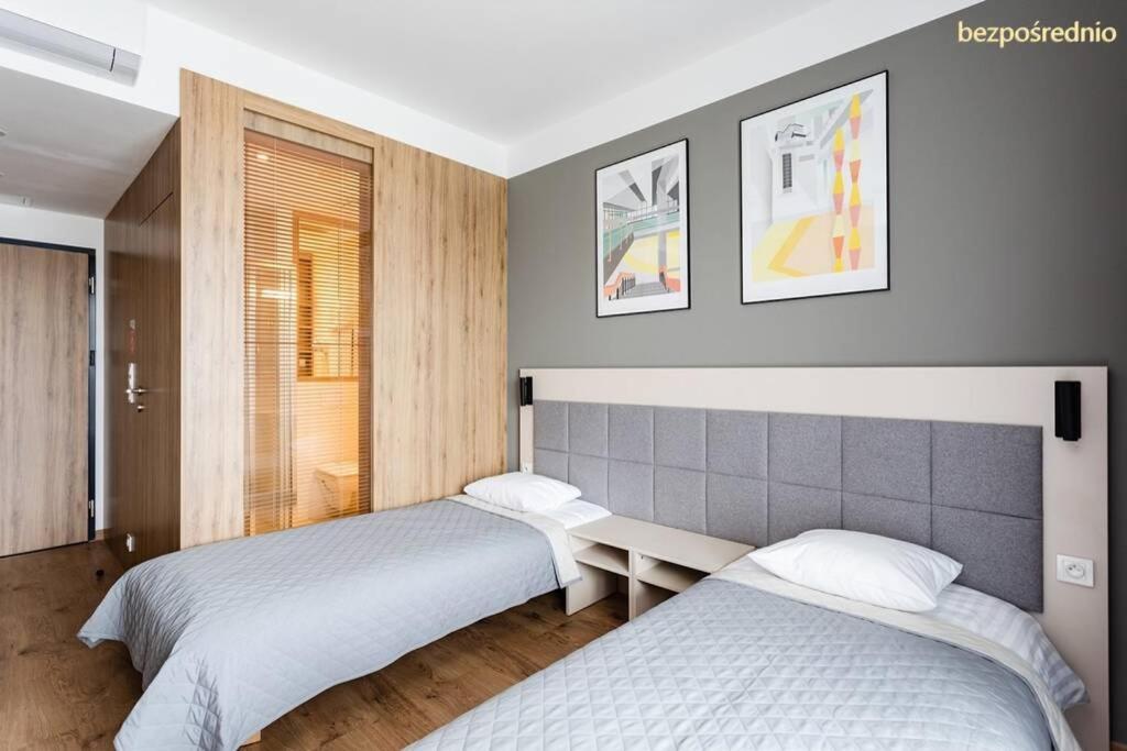 Apartament W Warszawie Dedykowany Parking Podziemny W Cenie, Wifi, Blisko Centrum New Apartment In Warsaw Finished To A High Specification Fitted Out To A High Standard On The 7Th Floor, Wifi, Underground Parking Price Included Esterno foto