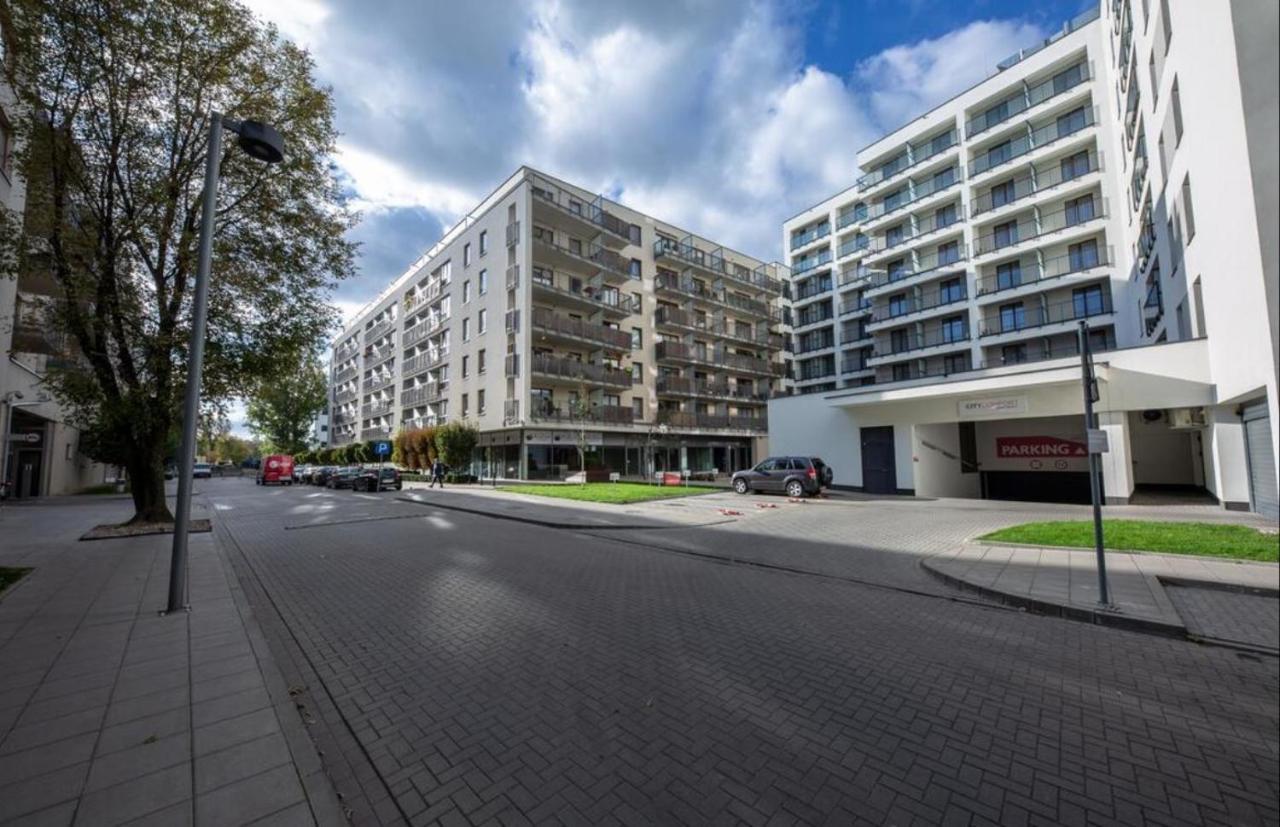 Apartament W Warszawie Dedykowany Parking Podziemny W Cenie, Wifi, Blisko Centrum New Apartment In Warsaw Finished To A High Specification Fitted Out To A High Standard On The 7Th Floor, Wifi, Underground Parking Price Included Esterno foto